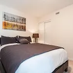 Life Suites - Front And Spadina