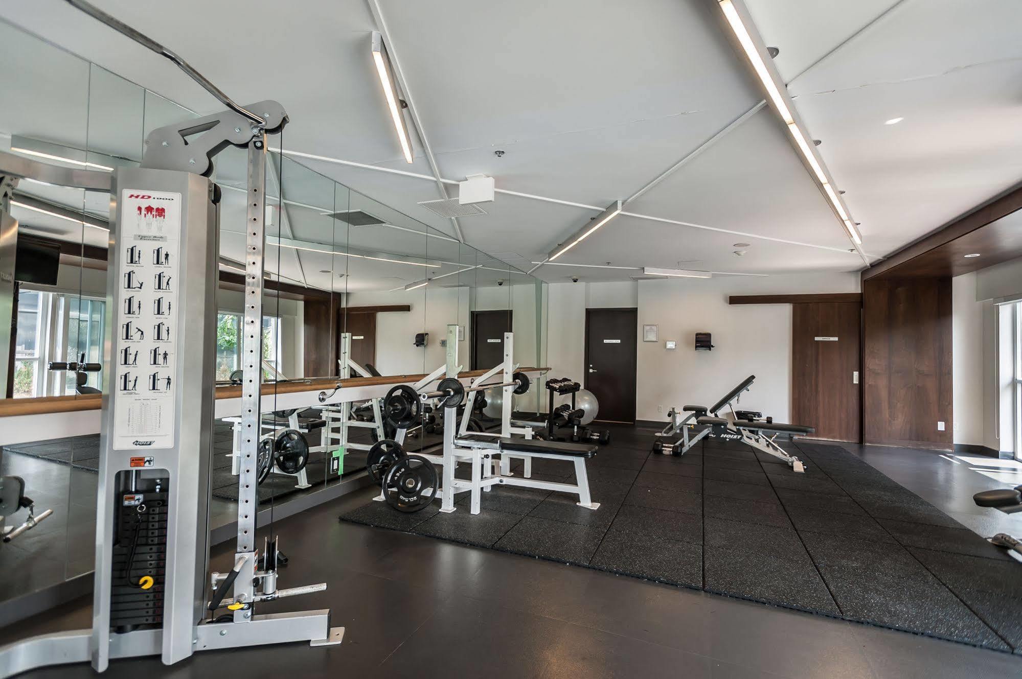 Life - Front And Spadina Hotel 3*